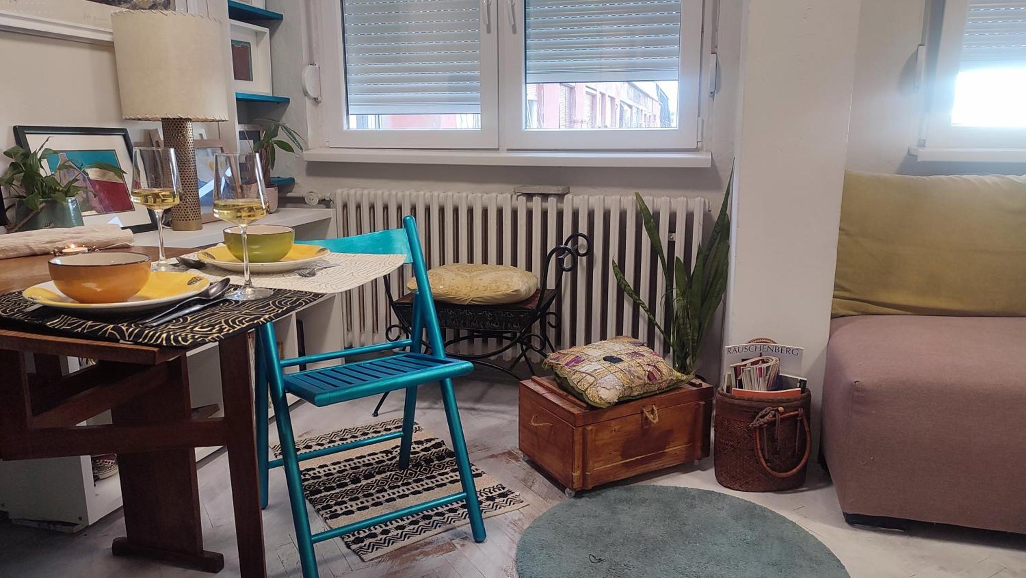 Blue Sparrow, Center * Belgrado